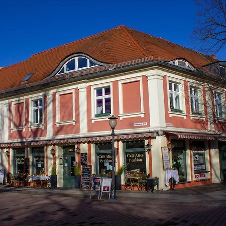 Cafe Alice & Pension Gmbh Potsdam Buitenkant foto