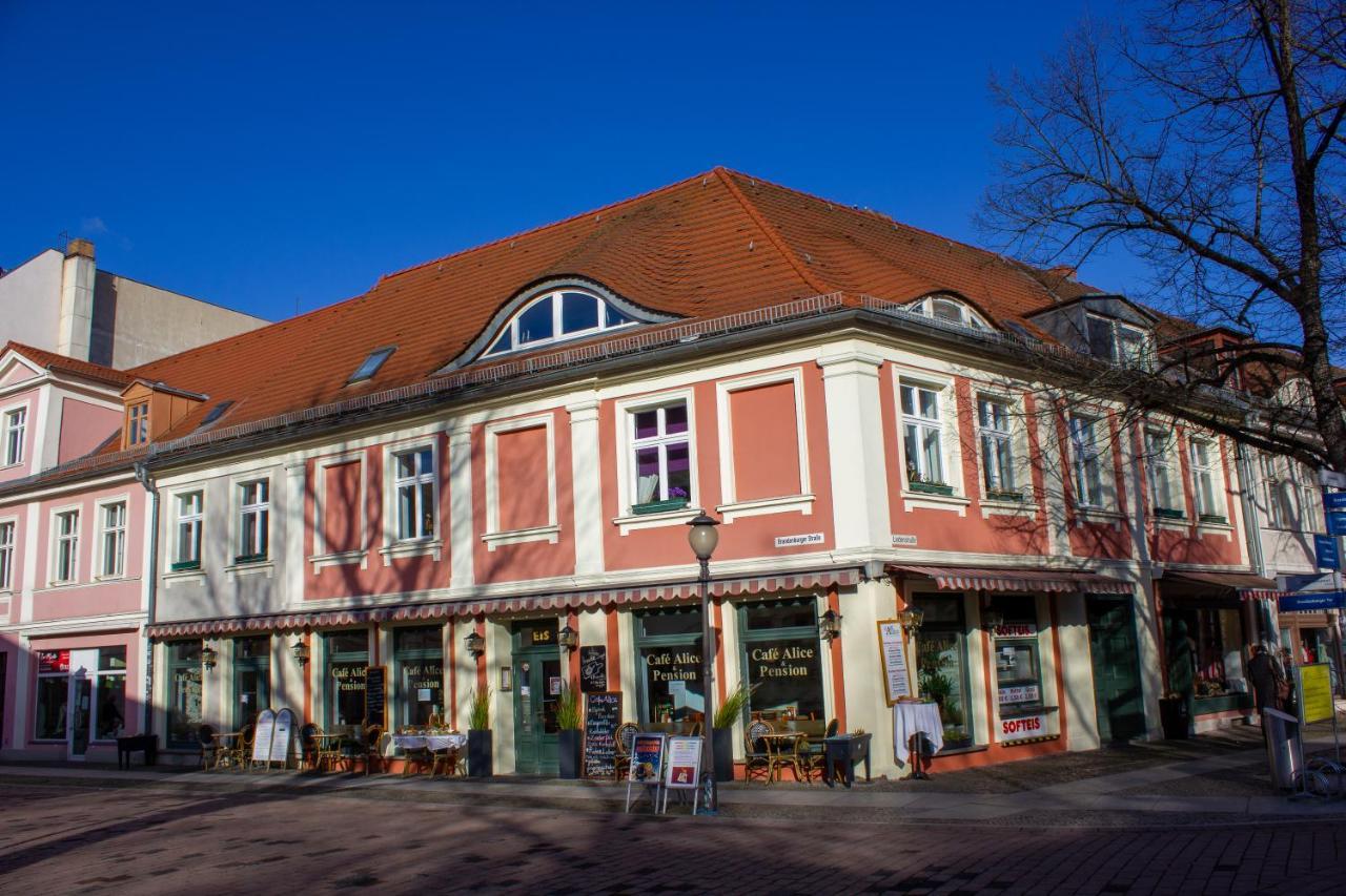 Cafe Alice & Pension Gmbh Potsdam Buitenkant foto